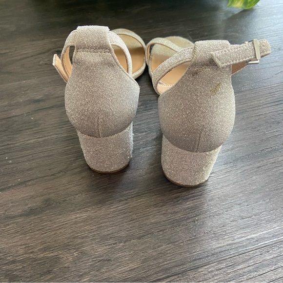 Call it Spring Sparkle White/Silvery Block Heel Sandals (Size 7.5) - Picture 3 of 3